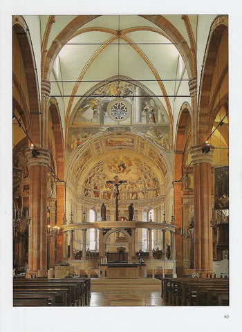 Центральный неф Веронского кафедрального собора Дуомо