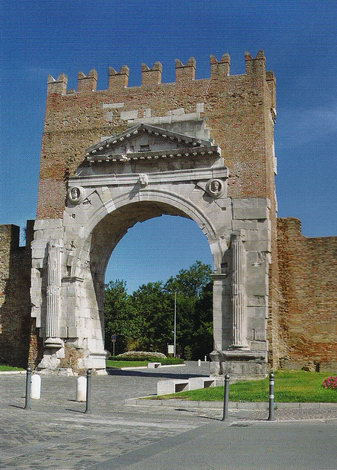 Античная арка Августа в Римини