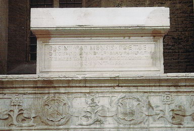 Саркофаг поэта Басинио из Пармы