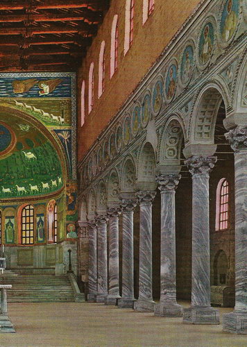Интерьер и мозаики центрального нефа базилики Сант-Аполлинаре-ин-Классе