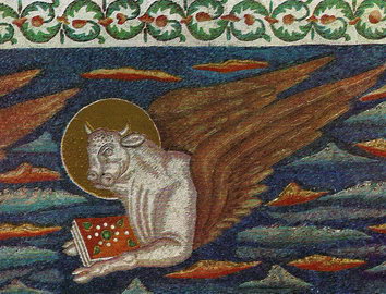 Телец, символ евангелиста Луки, мозаика на фронтоне арки апсиды
