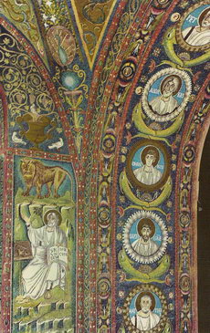 Мозаичные медальоны-портреты апостолов и святых на арке апсиды Сан-Витале
