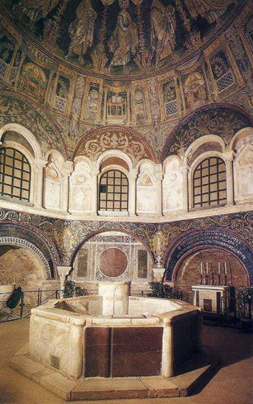 Интерьер и мозаики Баптистерия Православных-Неона в Равенне