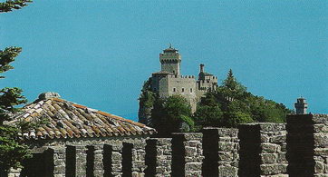 Панорамный вид на три крепости-башни Сан-Марино