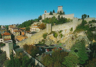 Первая крепость Гуаита и оборонительные стены Сан-Марино