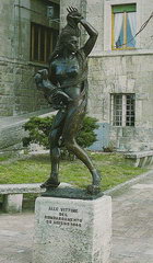 Скульптура «Материнство» работы Антонио Берти в Сан-Марино