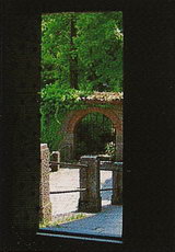Вид из ворот Омерелли делла-Рупе в Сан-Марино