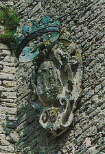 Барельефный герб республики Сан-Марино в крепости Гуаита