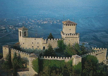 Панорама Первой крепости Гуаита в Сан-Марино