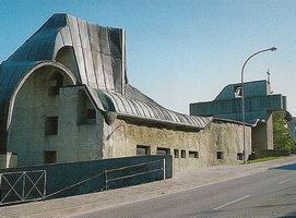 Церковь Мадонна-делла-Консолационе современной архитектуры