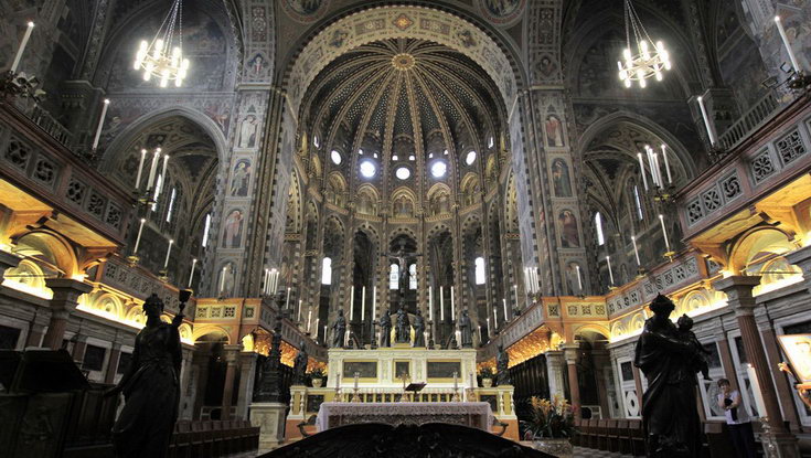 Центральный неф и Главный алтарь собора Святого Антония в Падуе