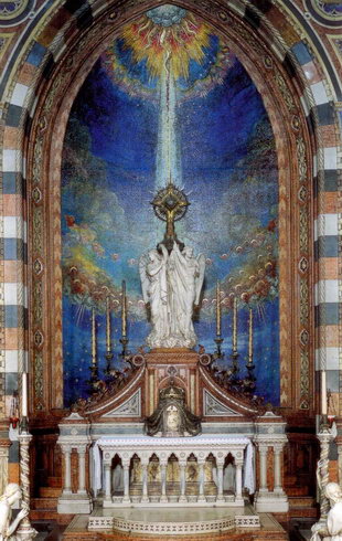 Интерьер и алтарь капеллы Святых Даров в базилике Святого Антония в Падуе
