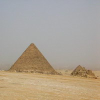 Пирамида Миккерена (Миккеренуса) и его жён