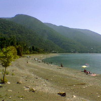 Вид на пляжи Старой Гагры (моб.фото)