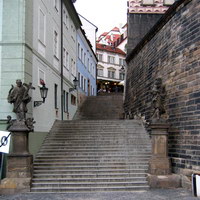 Лестница с Нерудовой к Лоретанской площади