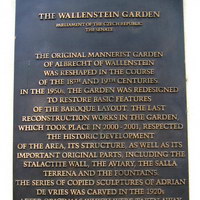 Табличка Вальдштейнского дворца и садов