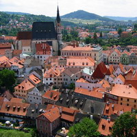 Вид на исторический центр города Чешский Крумлов с башни Градека