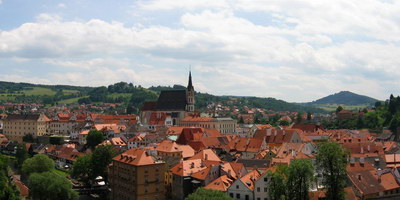 Панорама города Чешский Крумлов, Крестной горы и горы Клеть