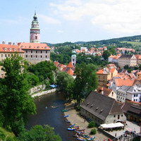 Вид на Градек, Замковую башню, Влтаву и исторический центр города Чешский Крумлов
