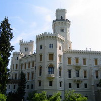 Замок Глубока - вид из парка
