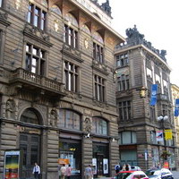 Улица На Пршикопе - бывшее здание Земского банка