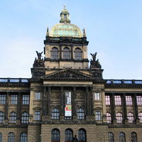 Здание Национального (Народного) музея на Вацлавской площади в Праге