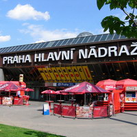 Вход в Главни Надражи - Главный ж/д вокзал Праги