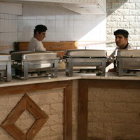 Ресторан на пляже отеля Адакуле в Кушадасы
