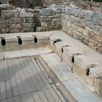 Античный туалет в Эфесе