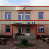 Здание отеля Рамз в городе Термез