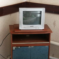 Телевизор в номере отеля Рамз
