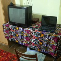 Телевизор в номере отеля Рустам и Зухра