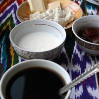 Домашний йогурт на завтрак в отеле Рустам и Зухра