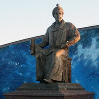 Памятник Мирзо Улугбеку в Самарканде