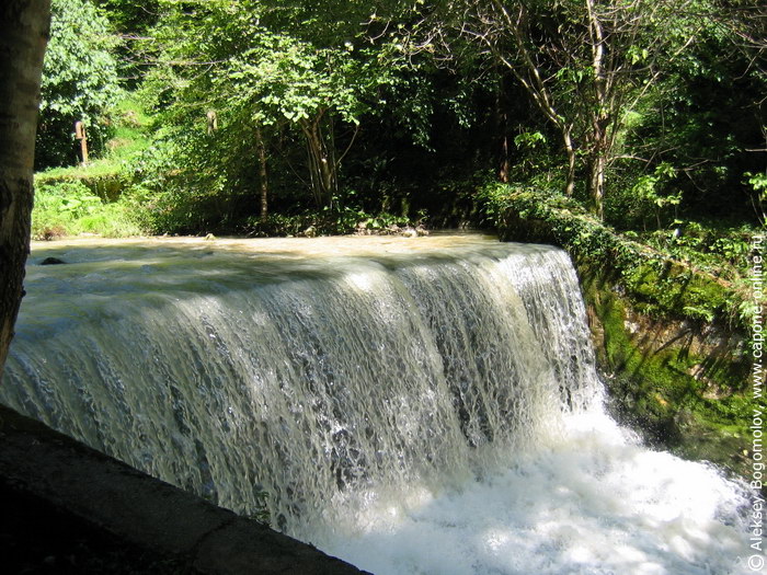 Искусственный водопад на реке Псырцха