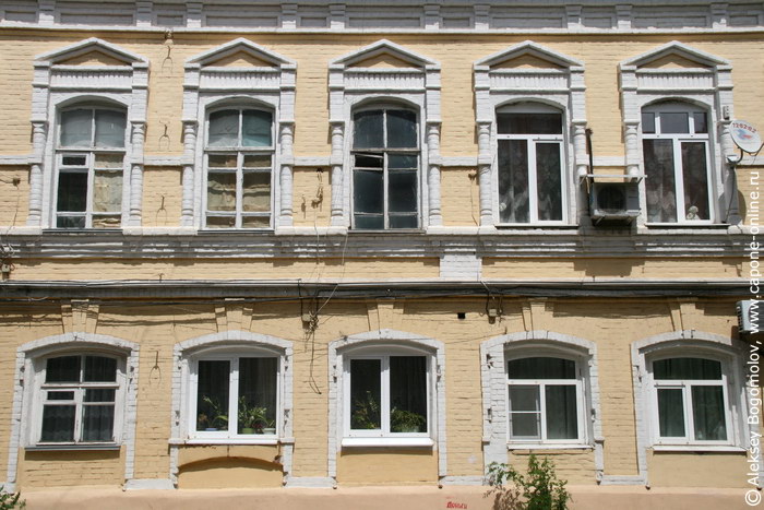 Улица Лейтенанта Шмидта в Астрахани